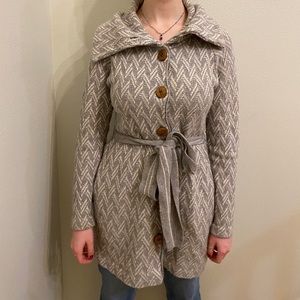 Size M grey and white coat from Moth